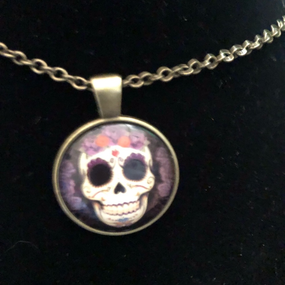 NWOT Dia de Los Muerto Necklace